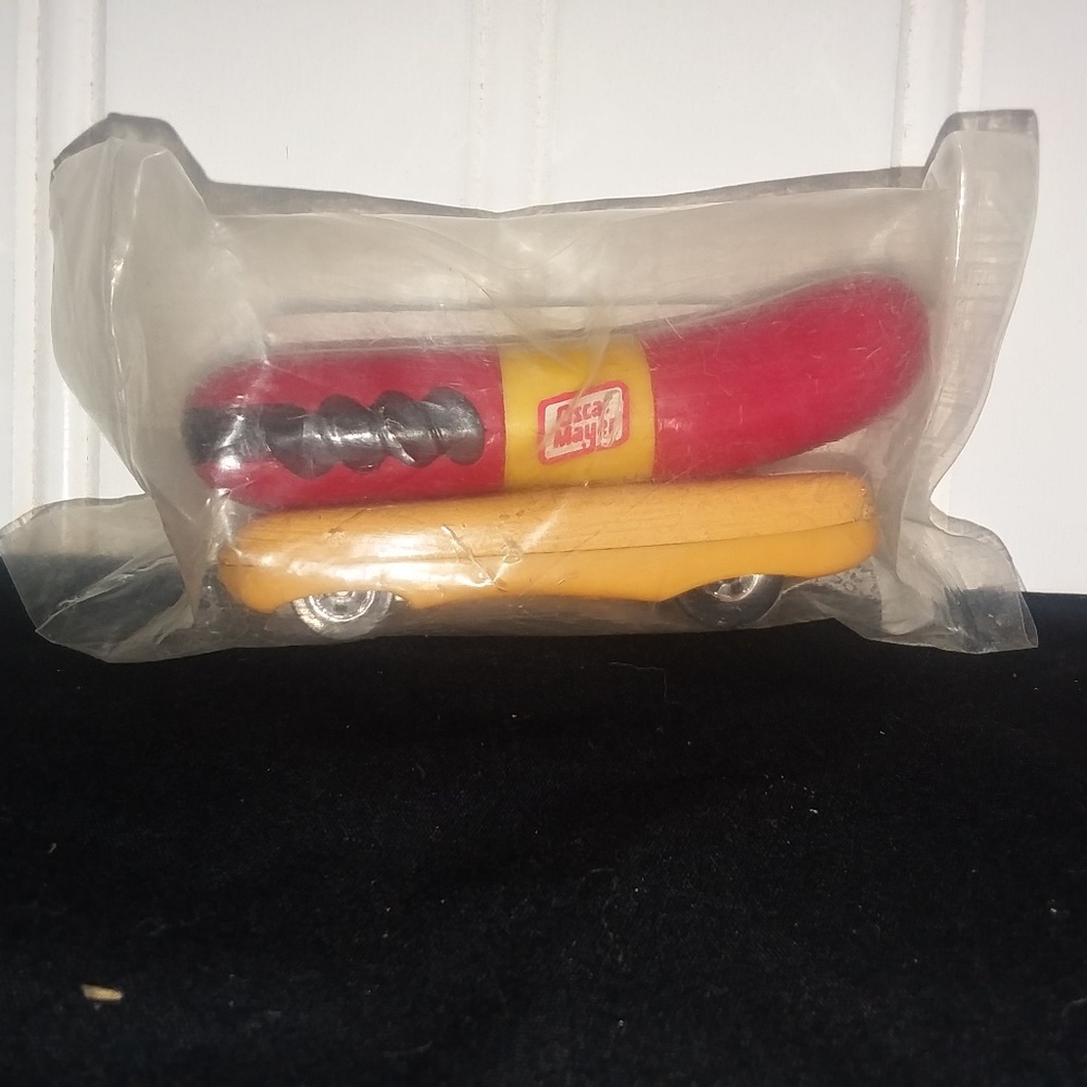 HOT WHEELS Oscar Mayer Wienermobile Toy